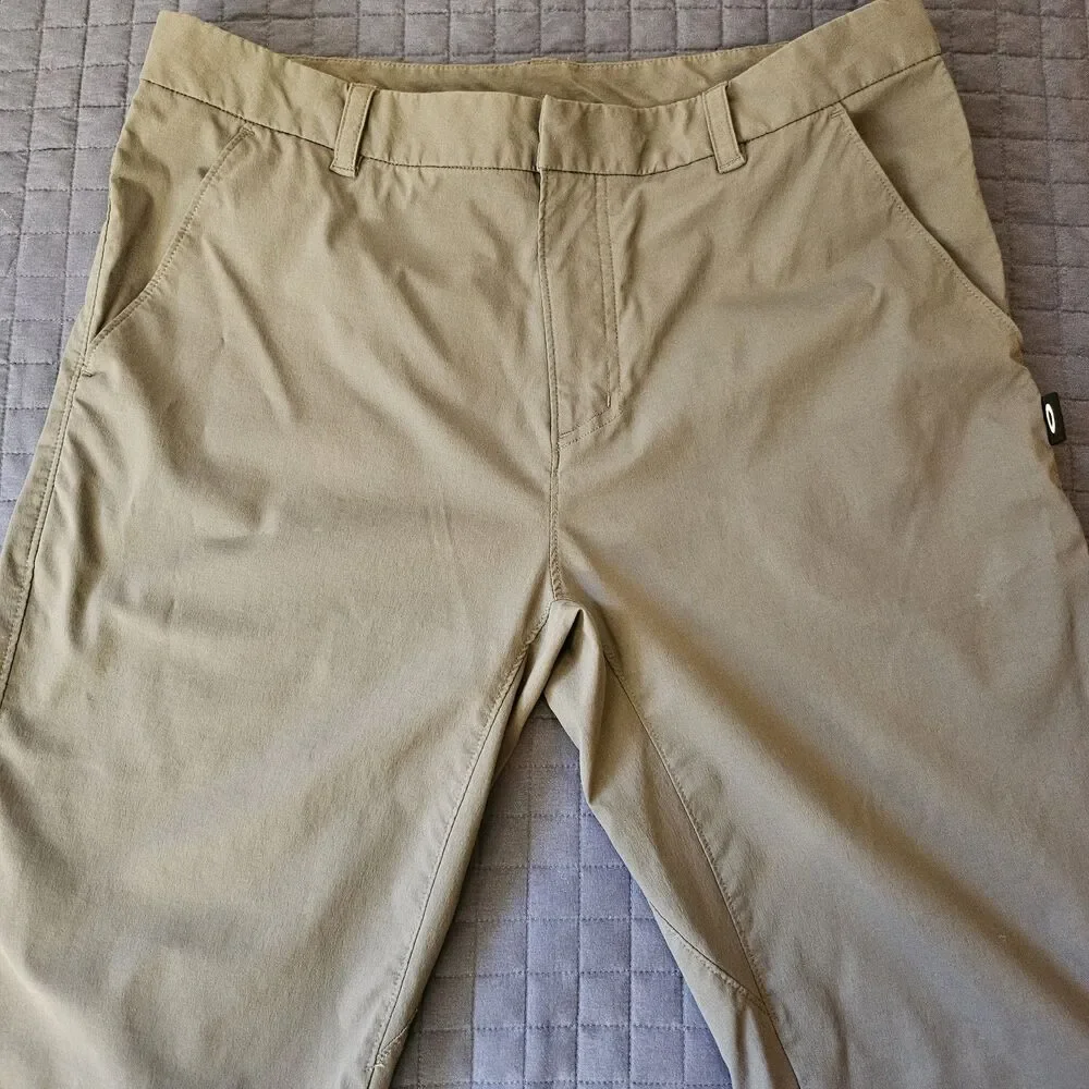 ​Oakley Mens Chino Pants 32x30 Gray Tech Casual Golf Technical Hiking Work - Picture 2 of 11